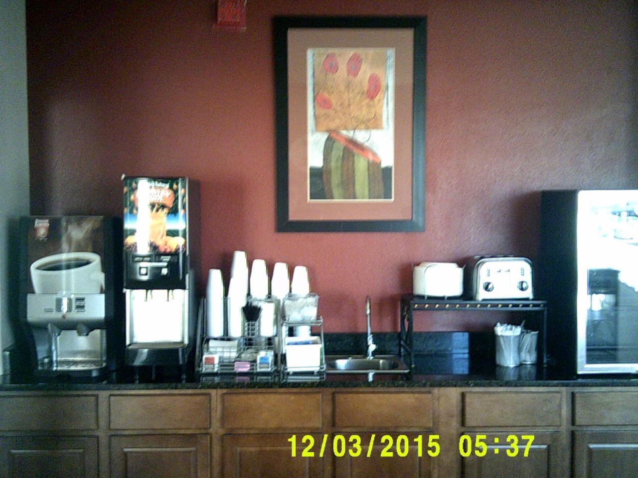 Super 8 By Wyndham Rapid City Rushmore Rd Екстериор снимка